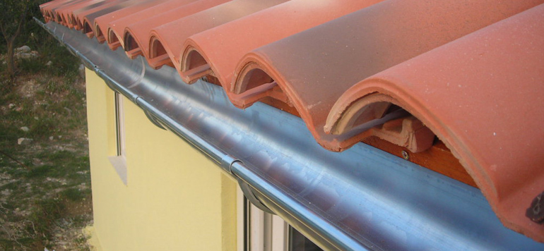 installation gouttieres salon de provence